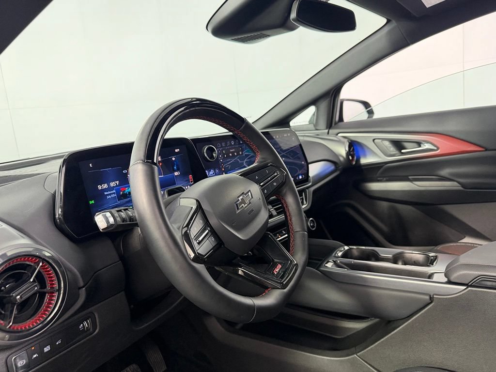 Used 2024 Chevrolet Equinox EV RS FWD image 25