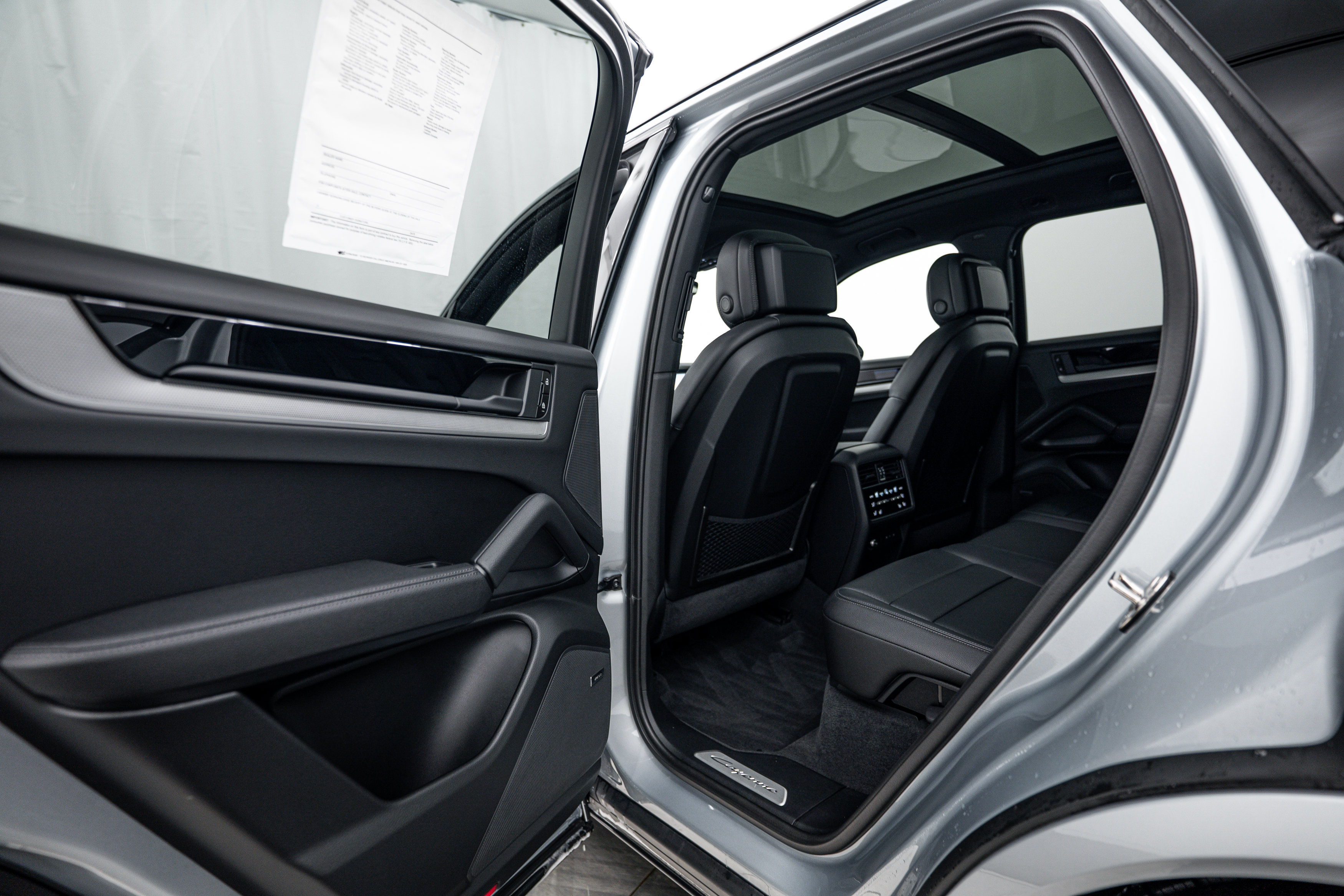 Certified 2026 Porsche Cayenne AWD/4WD image 22