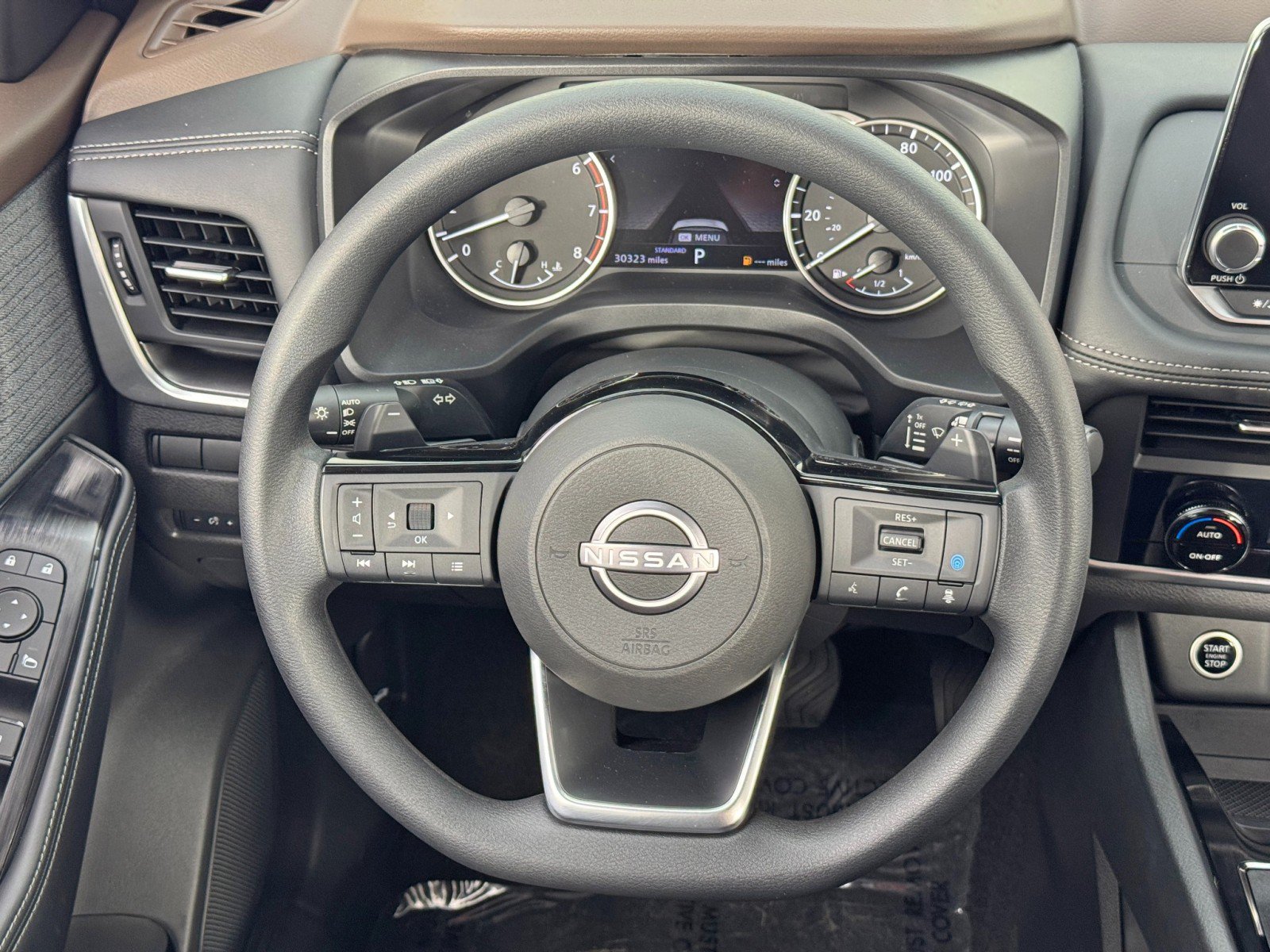 Used 2023 Nissan Rogue SV FWD image 18