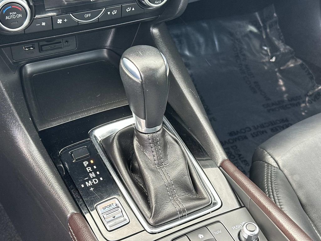 Used 2017 MAZDA MAZDA3 Touring image 14