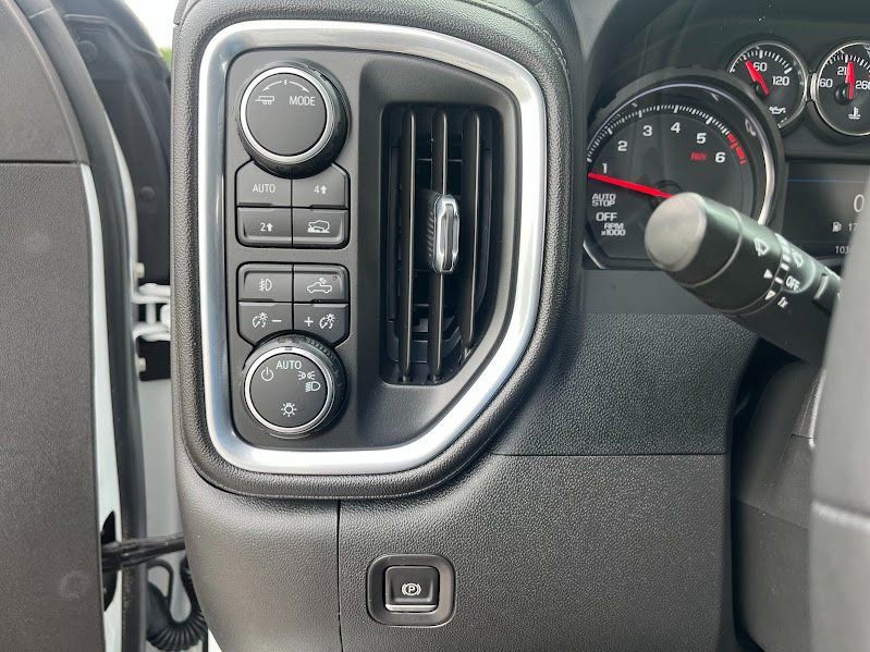 Used 2022 Chevrolet Silverado 1500 RST image 11