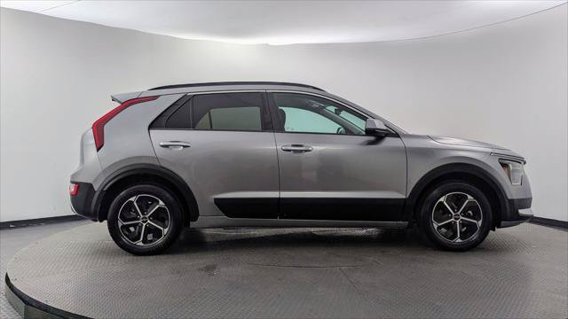 Used 2024 Kia Niro LX FWD image 9