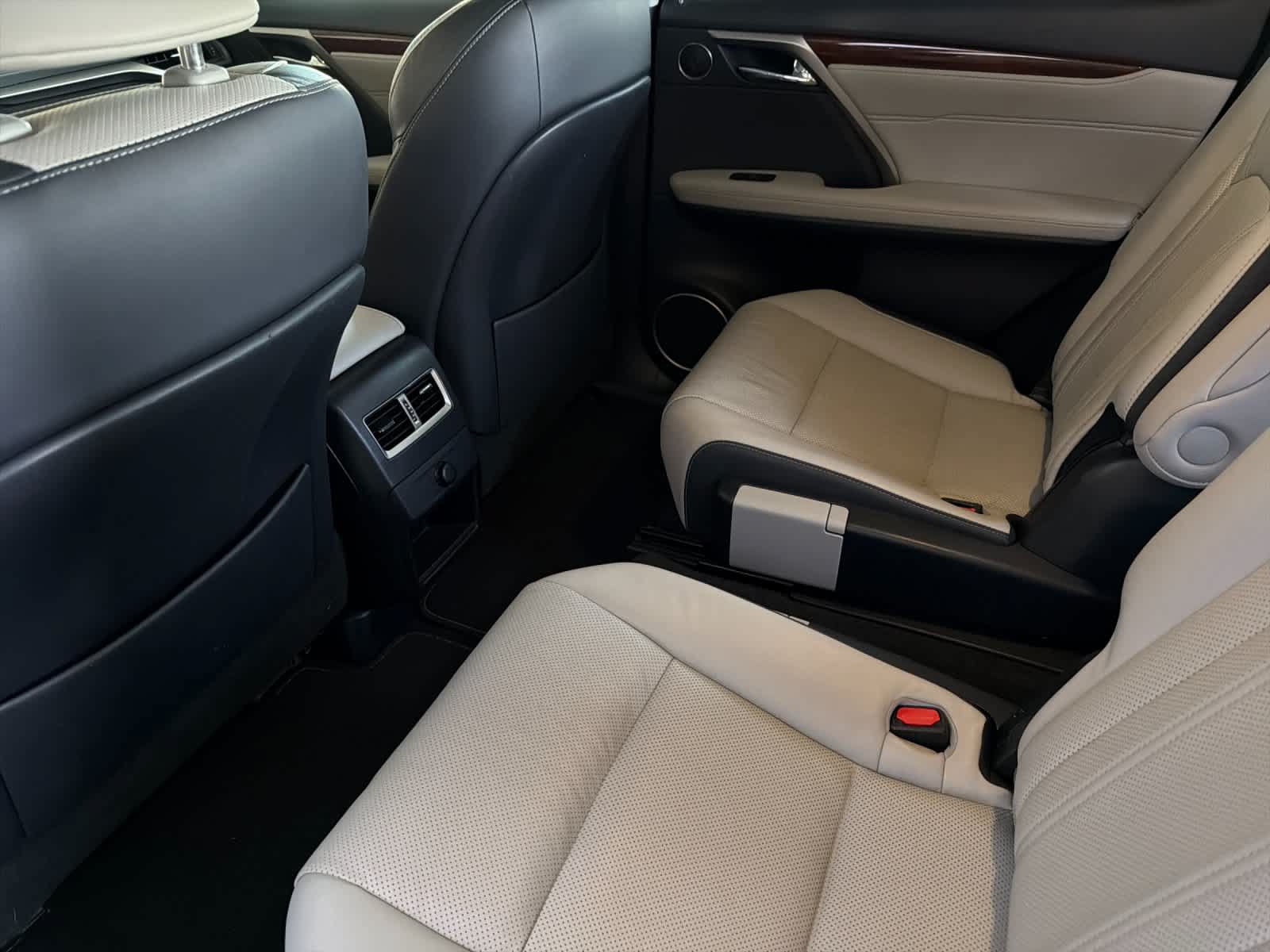 Used 2019 Lexus RX 450hL Premium w/ Premium Package AWD/4WD image 4