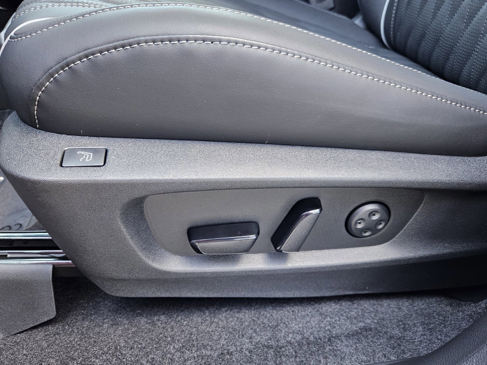 New 2026 INFINITI QX60 Autograph image 16