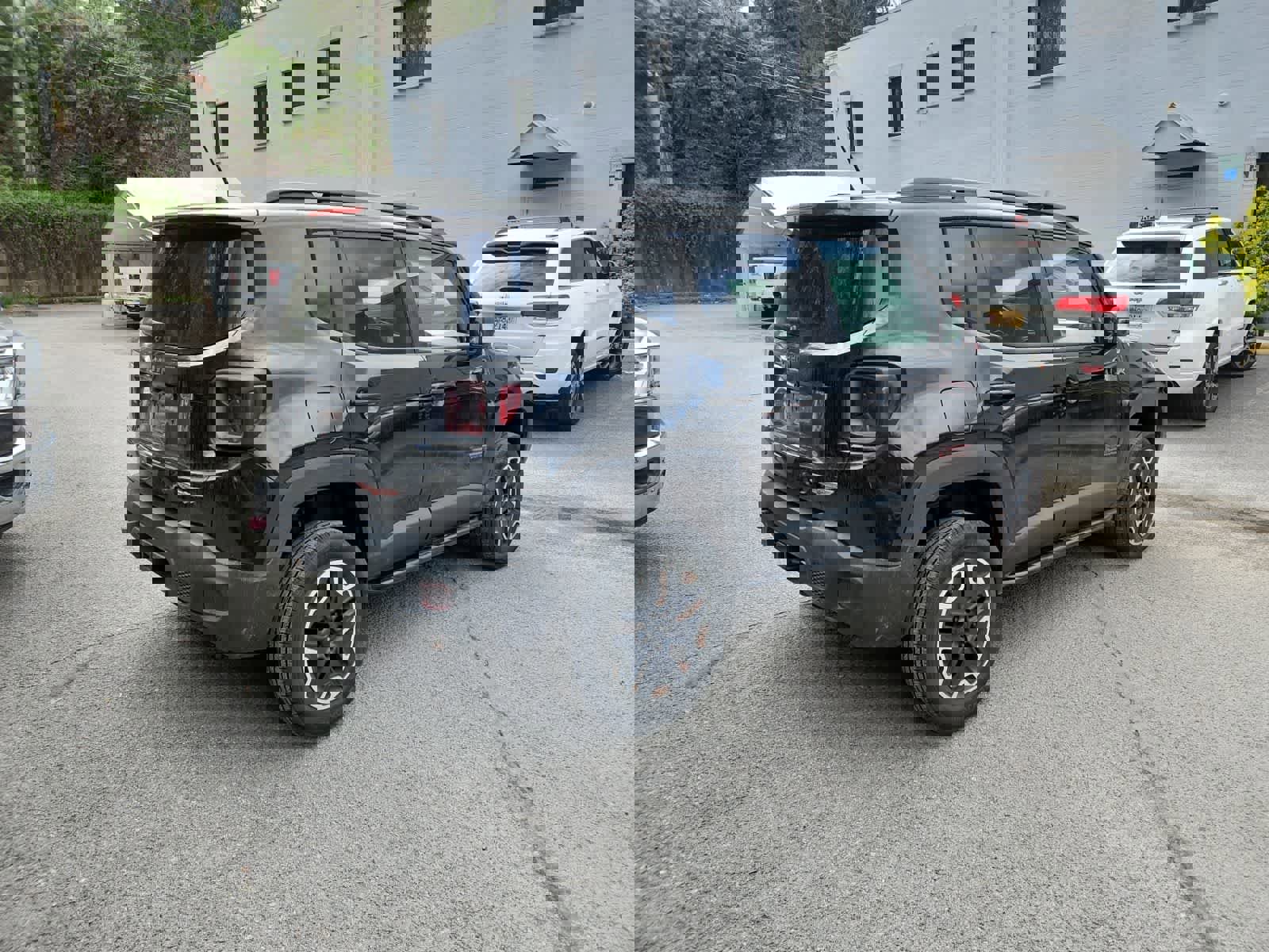 Used 2017 Jeep Renegade Trailhawk image 5