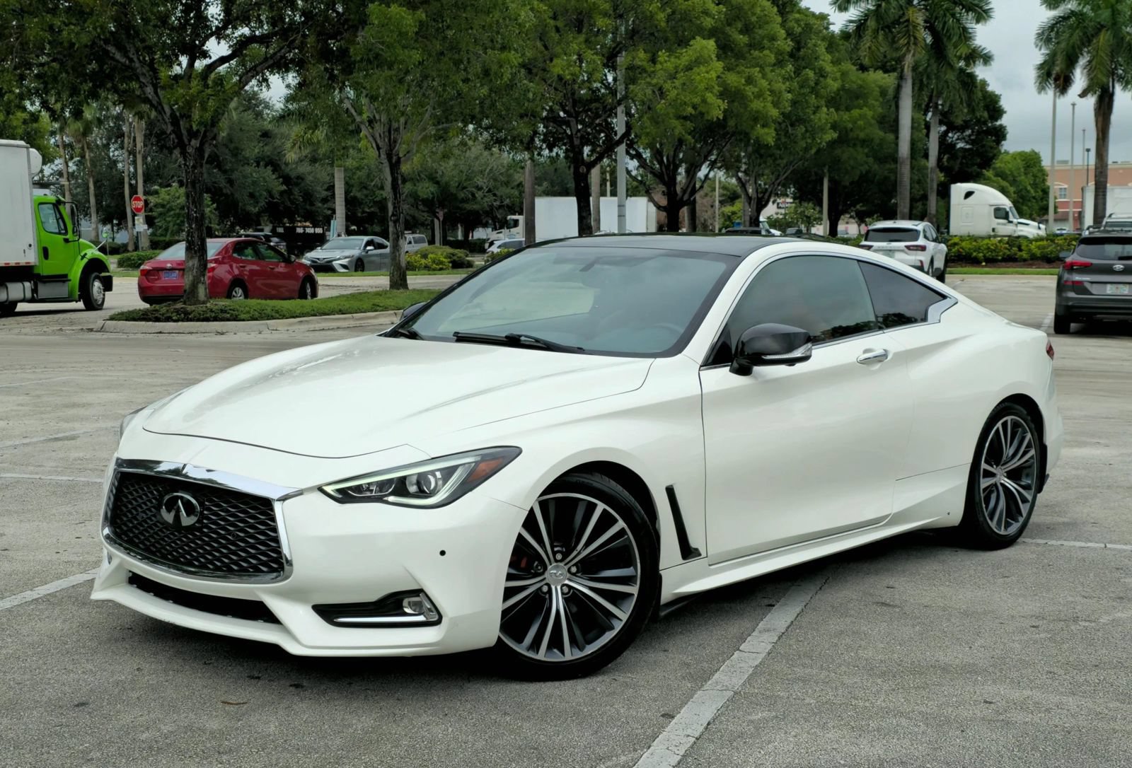 Used 2017 INFINITI Q60 3.0t w/ Premium Plus Package 3.0T RWD image 6