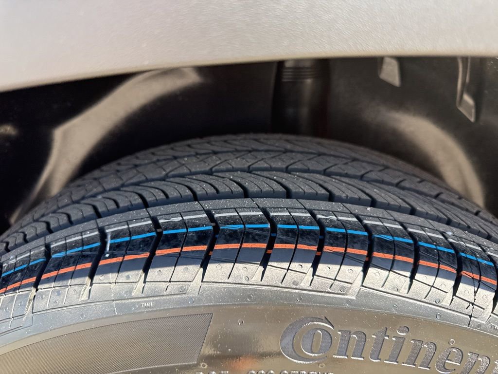 New 2026 Chevrolet Trax RS w/ Sunroof Package image 33