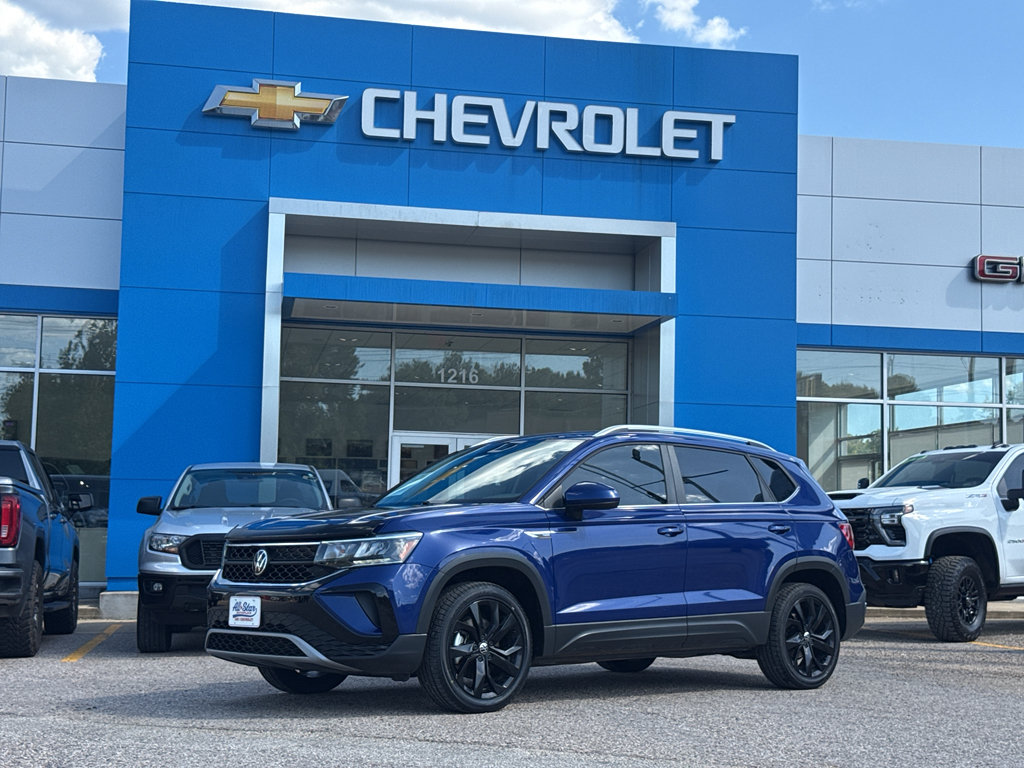 Used 2023 Volkswagen Taos SE w/ Panoramic Sunroof Package FWD image 15