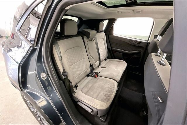 Used 2022 Ford Escape SE w/ SE Sport Appearance Package AWD/4WD image 19