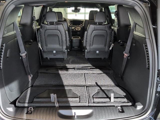 New 2026 Chrysler Pacifica Select image 34