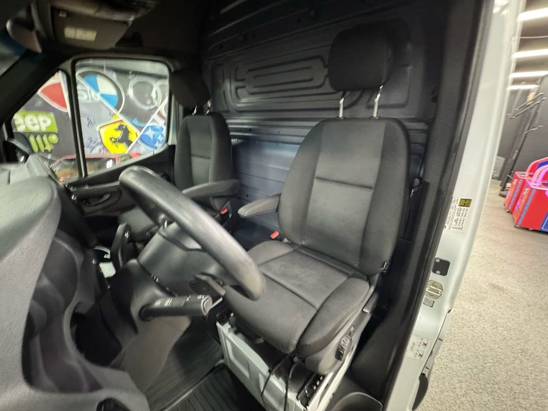 Used 2021 Mercedes-Benz Sprinter 2500 image 11