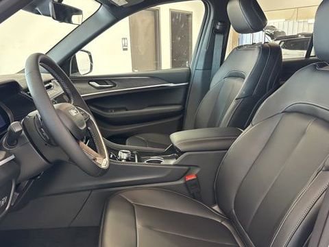 New 2026 Jeep Grand Cherokee Limited w/ Limited Altitude Package AWD/4WD image 14