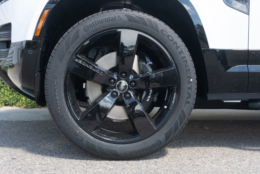 New 2025 Land Rover Defender 110 V8 image 32