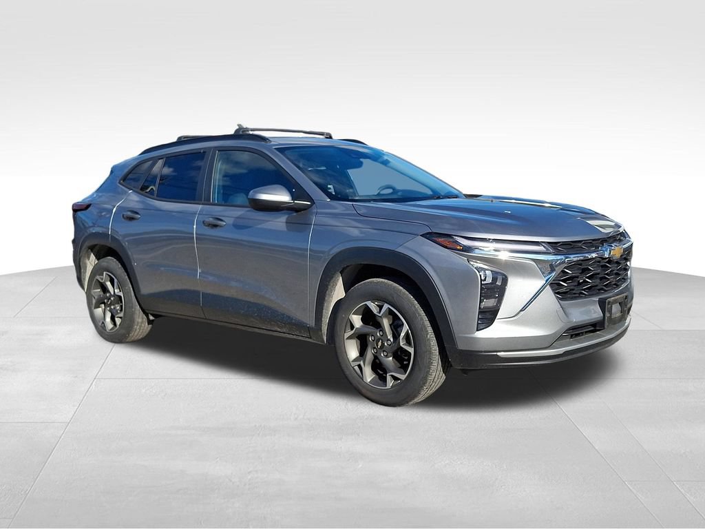 Used 2024 Chevrolet Trax LT FWD image 1