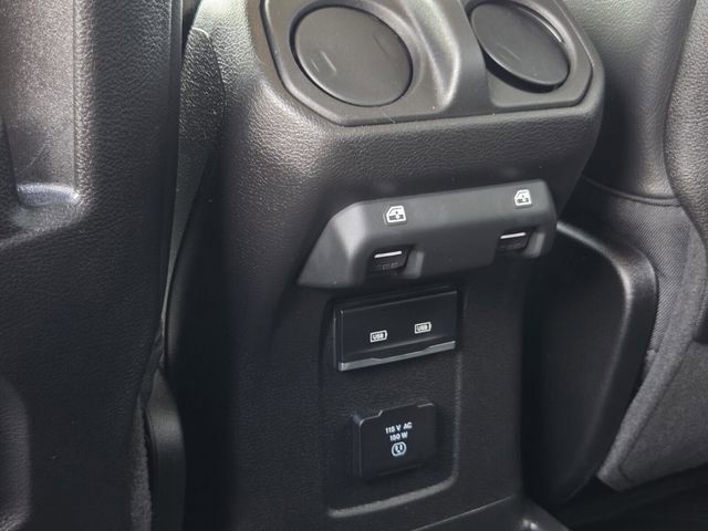 Used 2025 Jeep Wrangler Sahara image 17