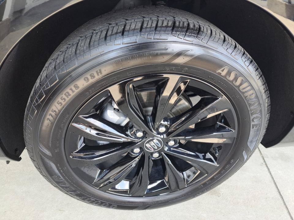 Used 2024 Buick Envista Sport Touring w/ Convenience I Package FWD image 22