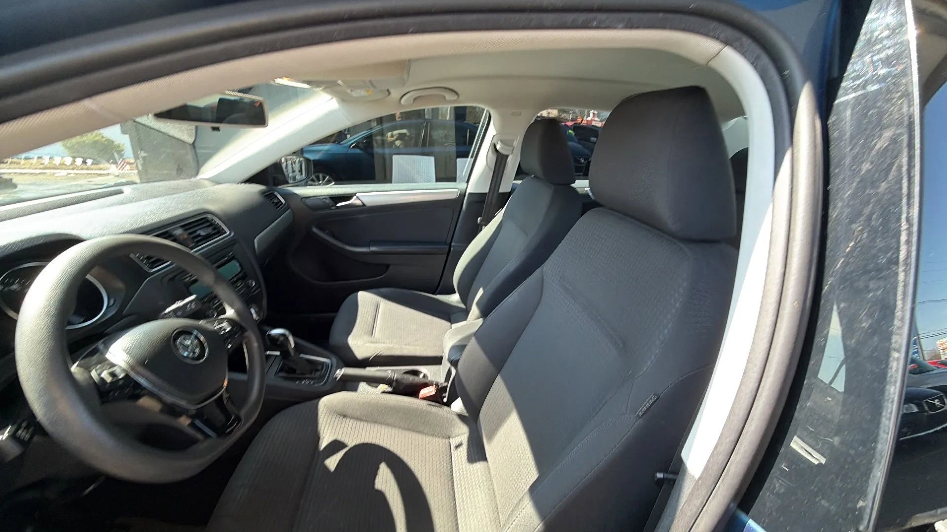 Used 2015 Volkswagen Jetta SE image 37