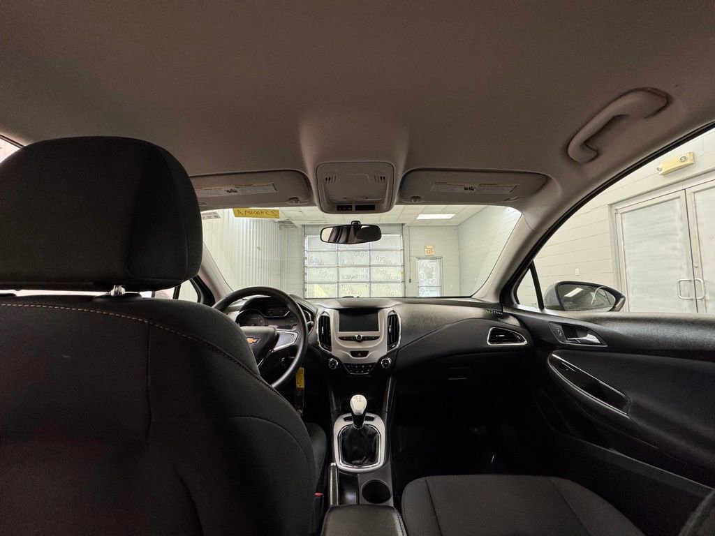 Used 2017 Chevrolet Cruze LS FWD image 18