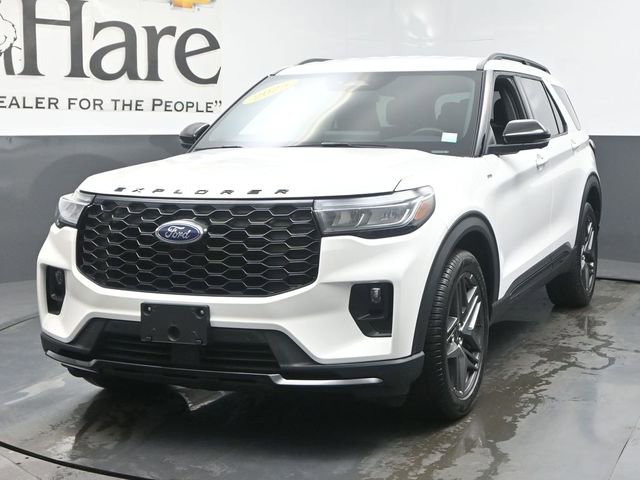 Used 2025 Ford Explorer ST-Line w/ ST-Line Street Pack AWD/4WD image 7