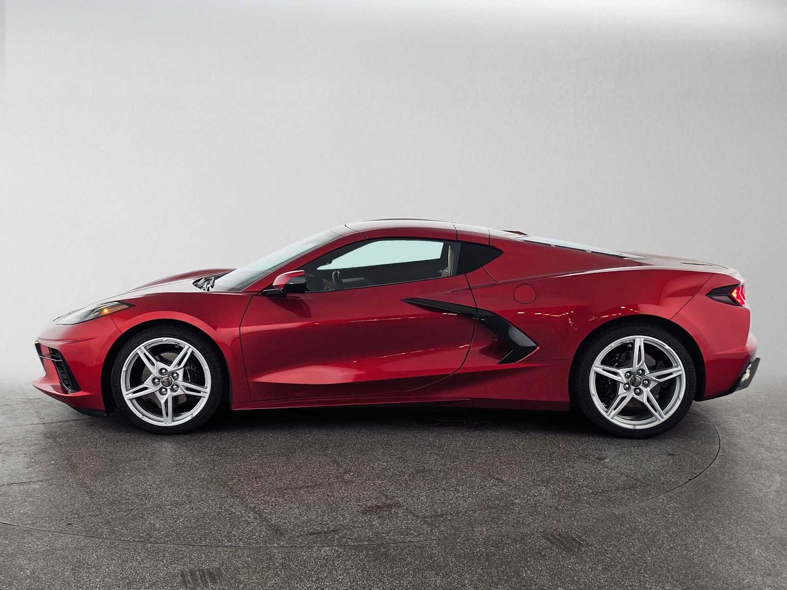 Used 2025 Chevrolet Corvette Stingray Preferred Cpe w/ Battery Protection Package RWD image 6