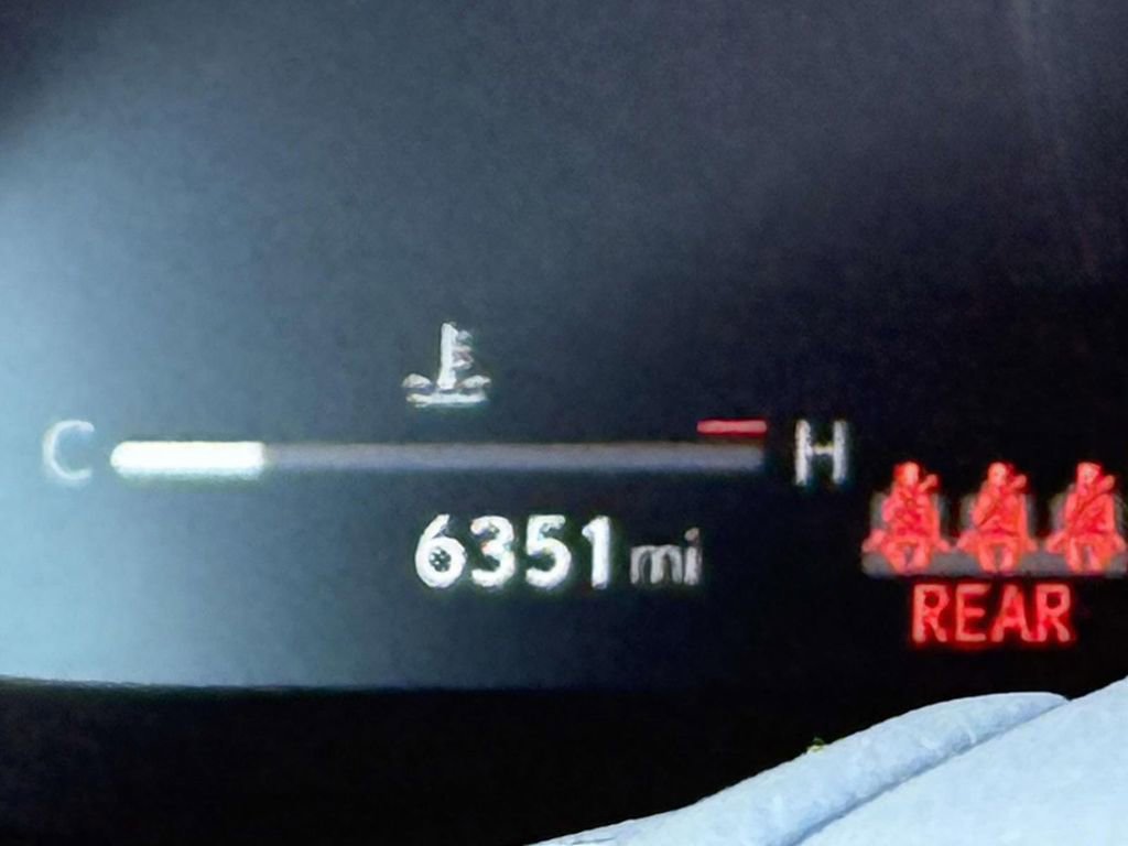 Used 2025 Lexus UX 300h AWD w/ Accessory Package (Z1) image 18