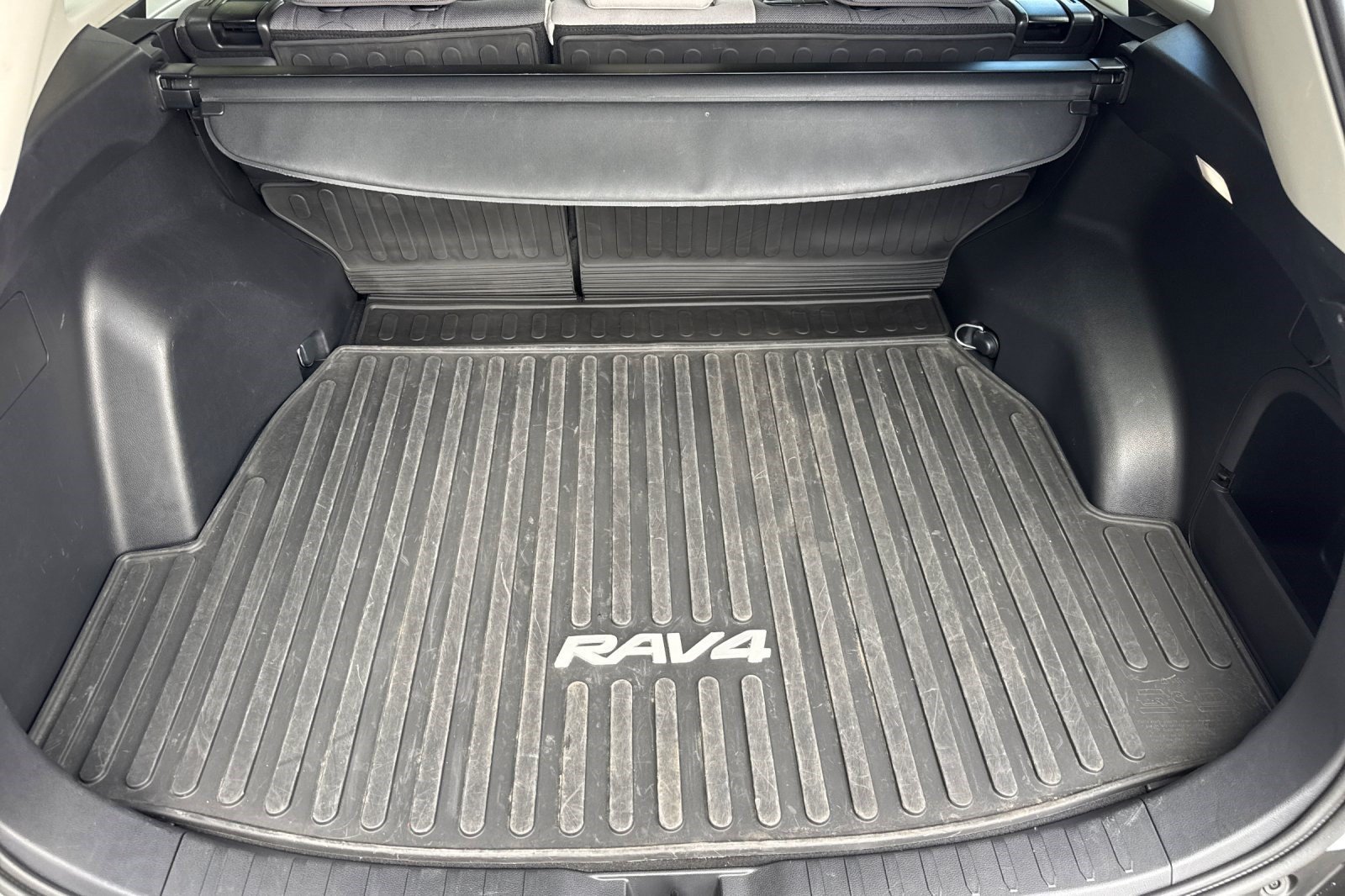 Used 2023 Toyota RAV4 XLE w/ Convenience Package AWD/4WD image 24
