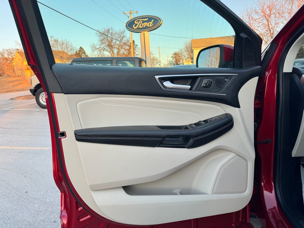 Used 2024 Ford Edge Titanium w/ Equipment Group 301A AWD/4WD image 15