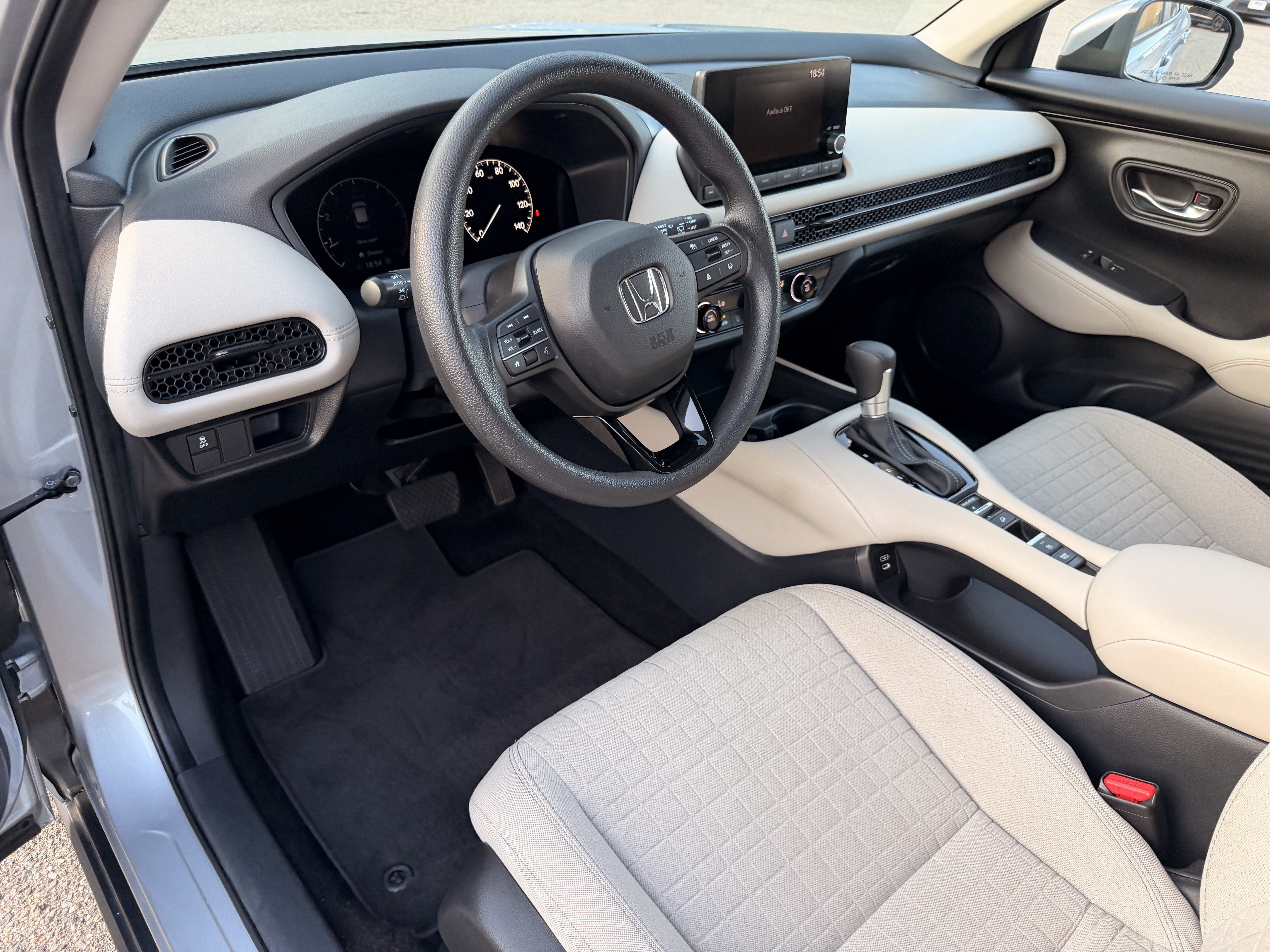 Used 2025 Honda HR-V LX image 13