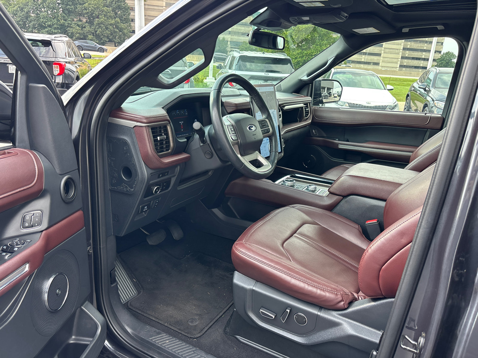 Used 2024 Ford Expedition Max Limited w/ Excursion Package AWD/4WD image 22