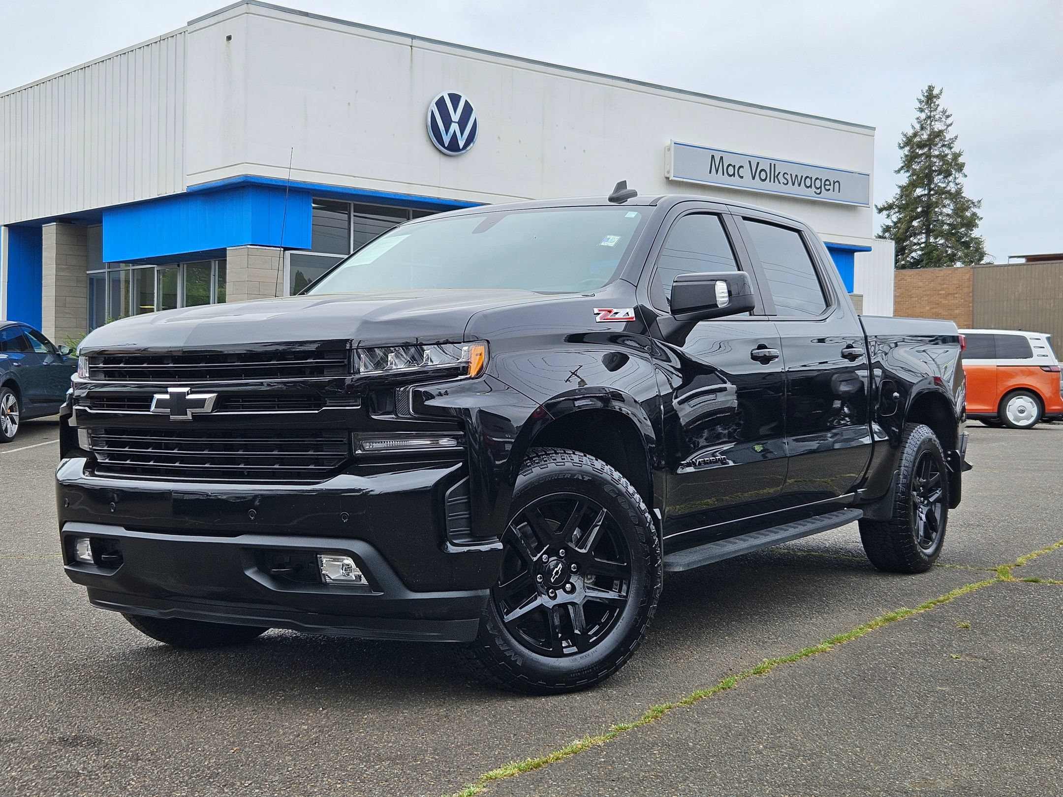 Used 2022 Chevrolet Silverado 1500 RST w/ LPO, Blackout Package AWD/4WD image 1