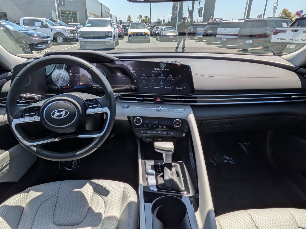 Certified 2026 Hyundai Elantra Limited FWD image 28