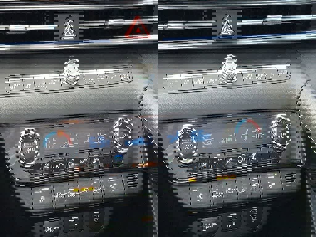 Used 2024 Hyundai Elantra SEL w/ Convenience Package image 16