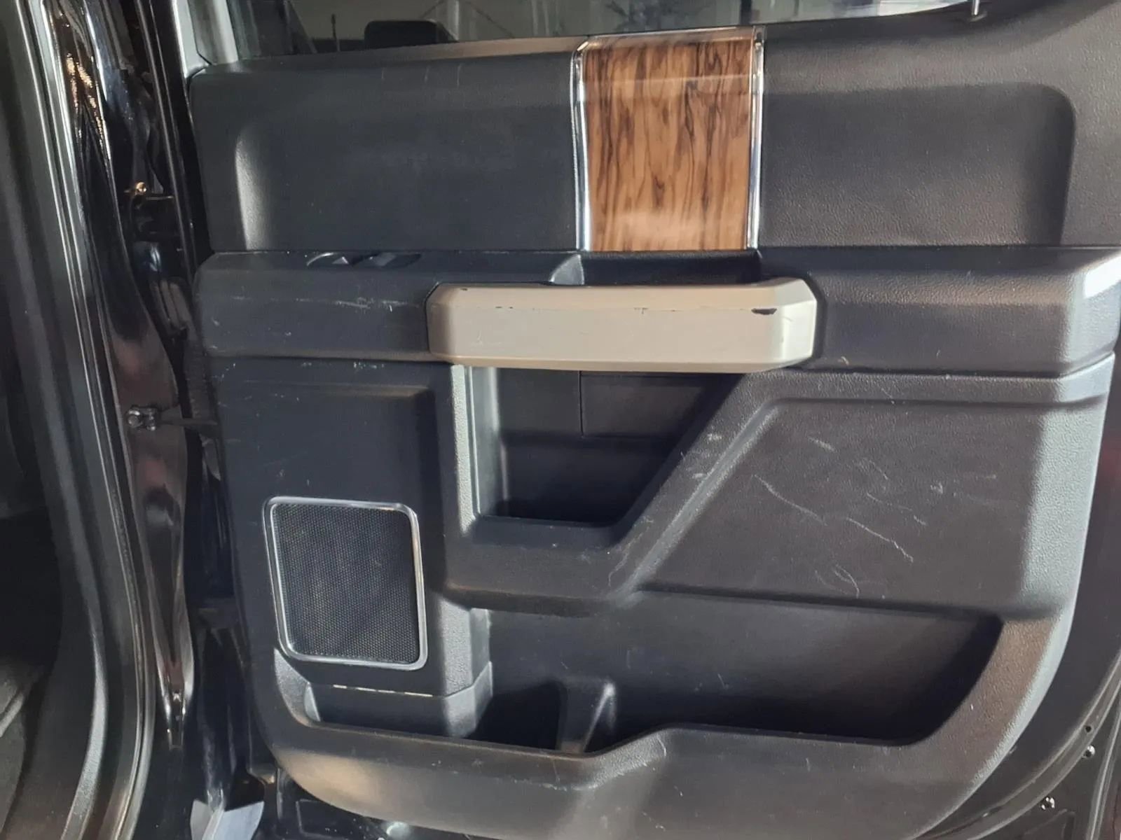 Used 2018 Ford F150 Lariat AWD/4WD image 10