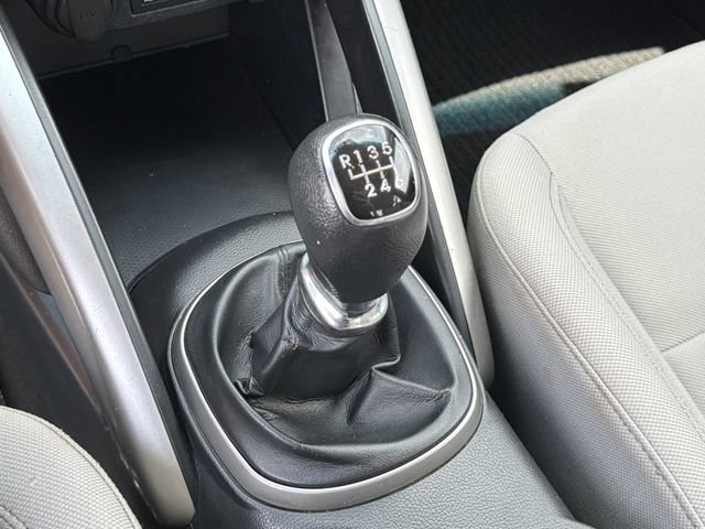 Used 2013 Hyundai Veloster FWD image 29
