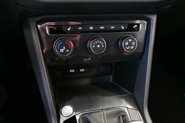 Used 2022 Volkswagen Tiguan S image 21