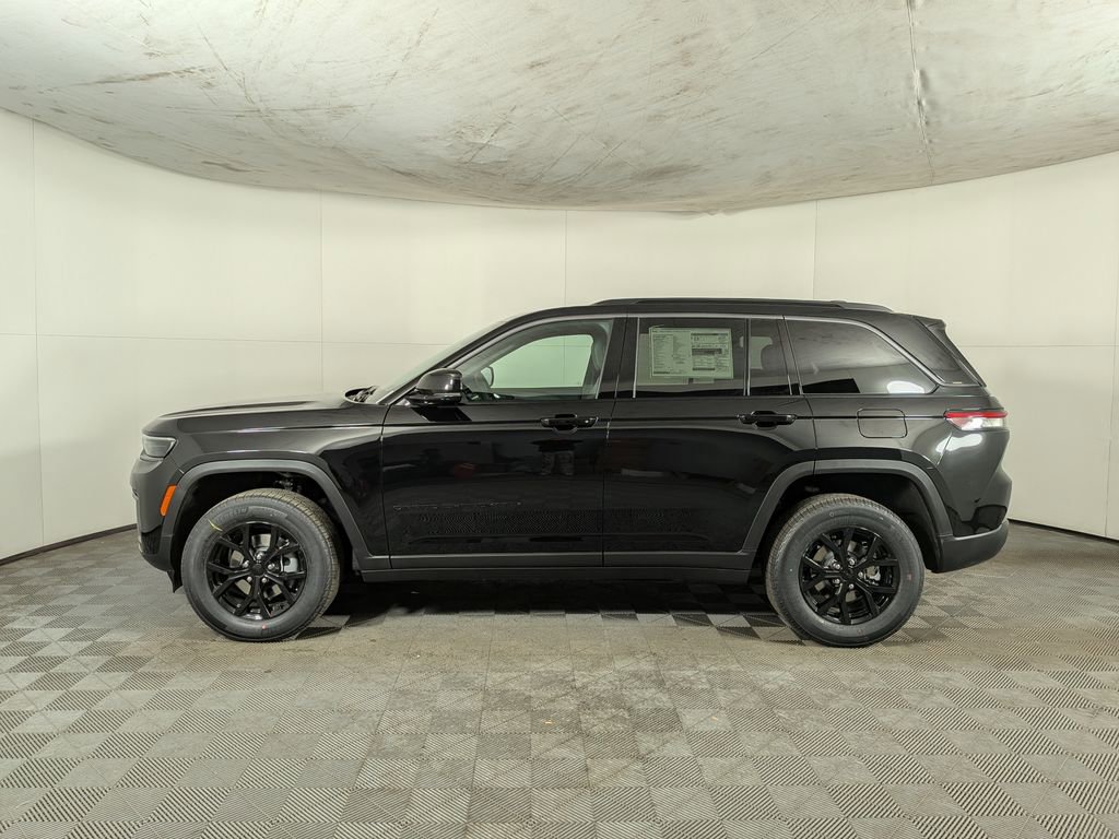 New 2026 Jeep Grand Cherokee Altitude AWD/4WD image 3