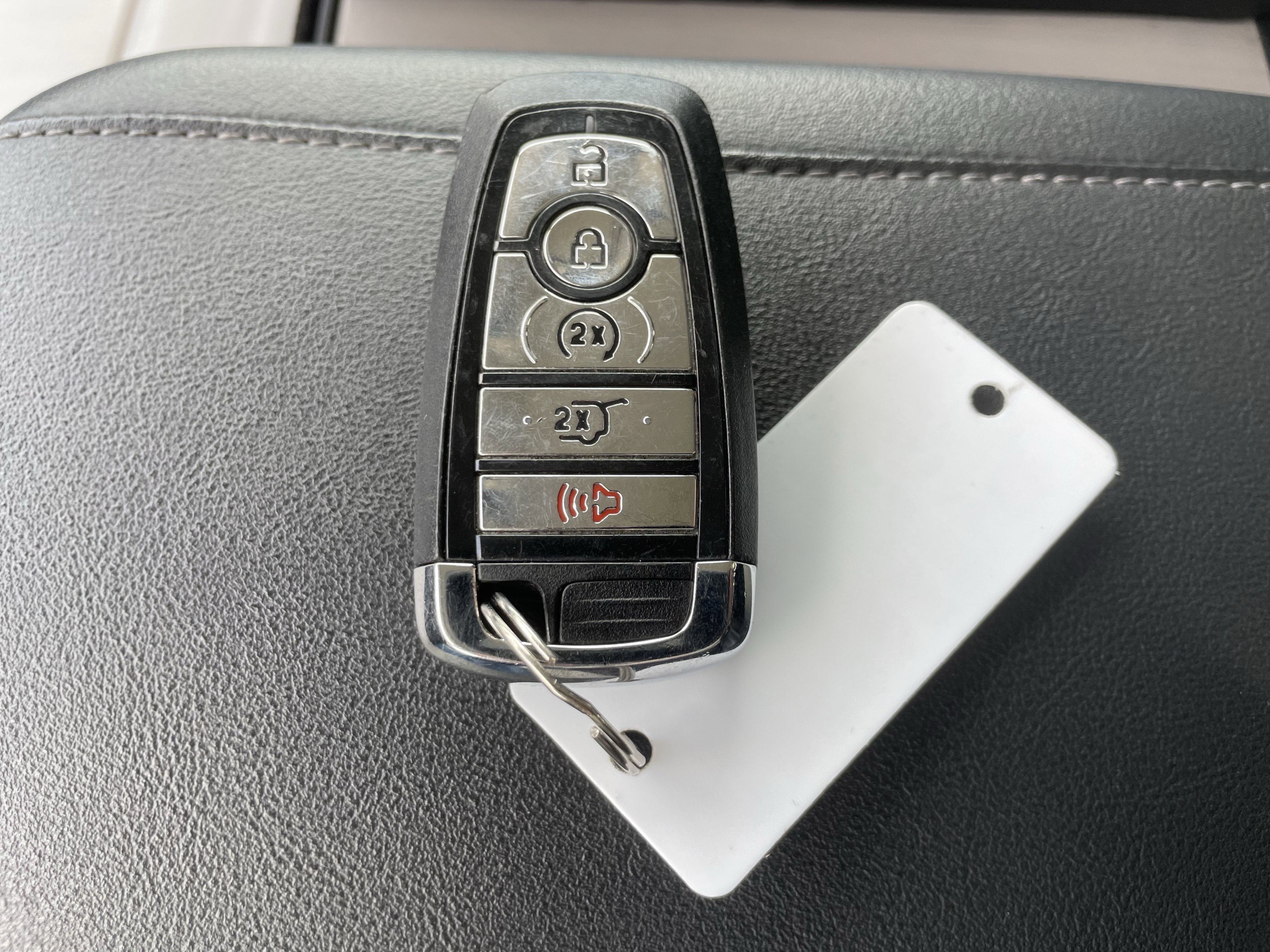 Used 2025 Lincoln Navigator Reserve image 28