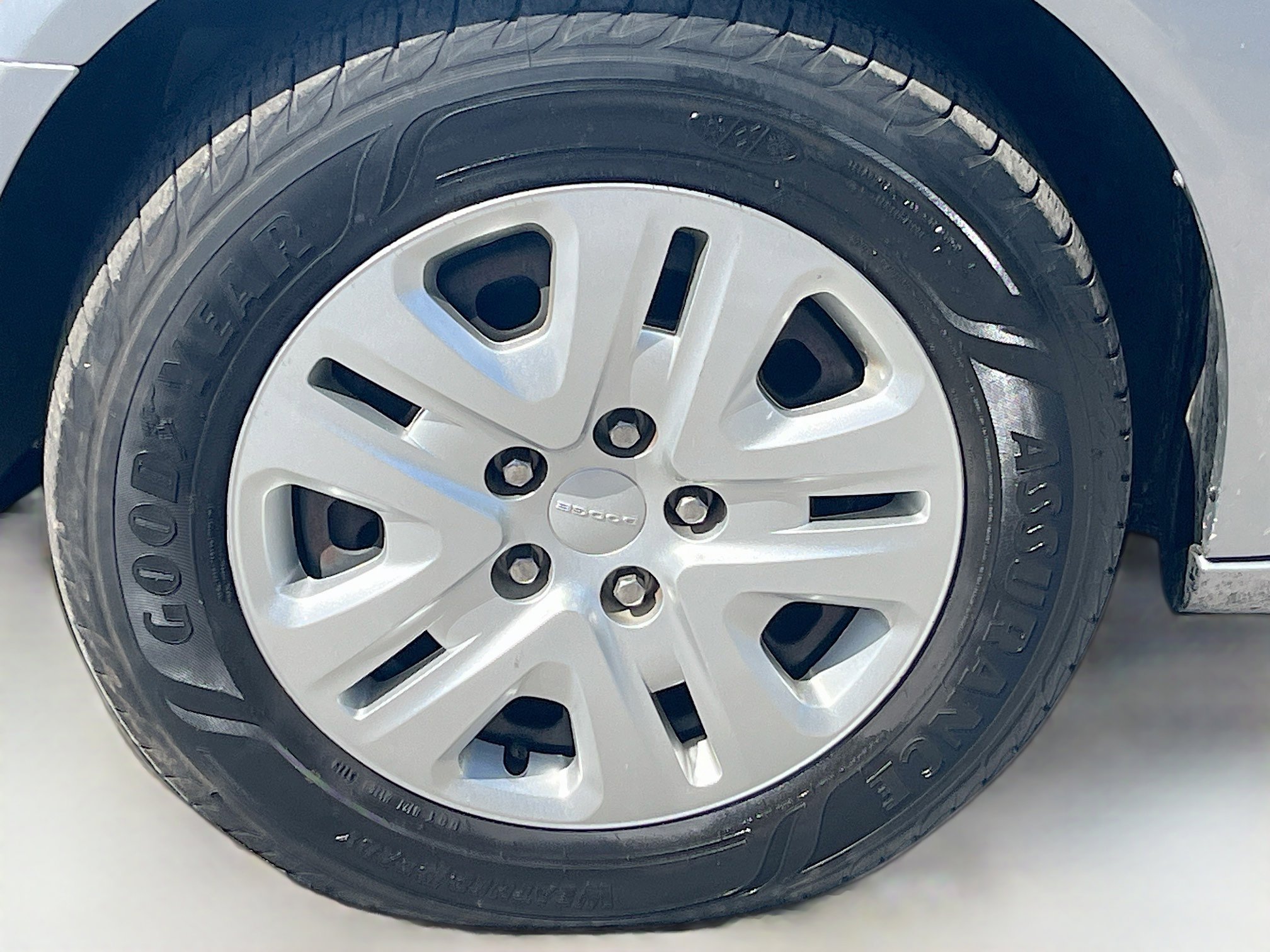 Used 2019 Dodge Grand Caravan SE FWD image 35