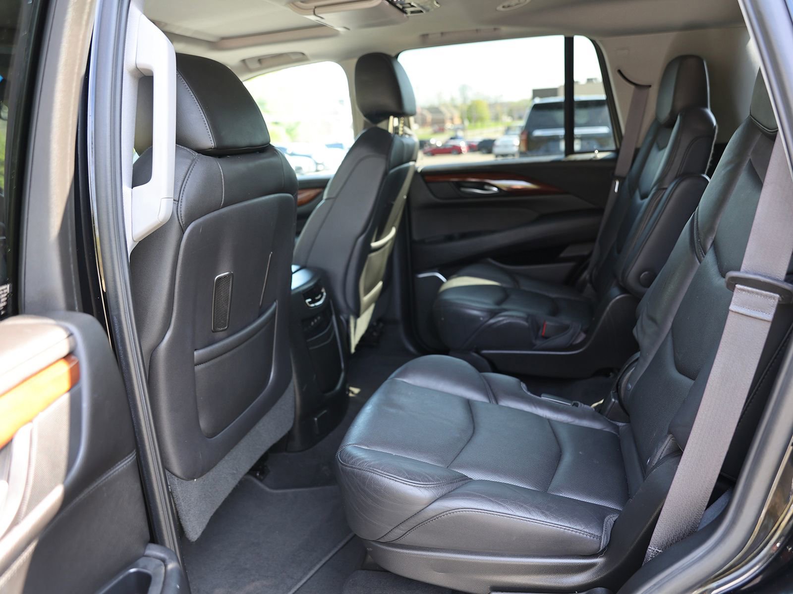Used 2017 Cadillac Escalade Premium Luxury AWD/4WD image 23
