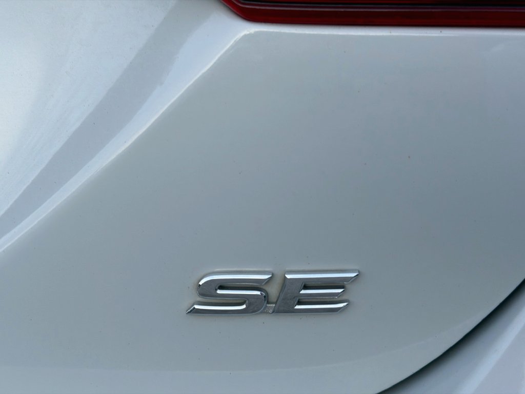 Used 2022 Toyota Camry SE FWD image 11