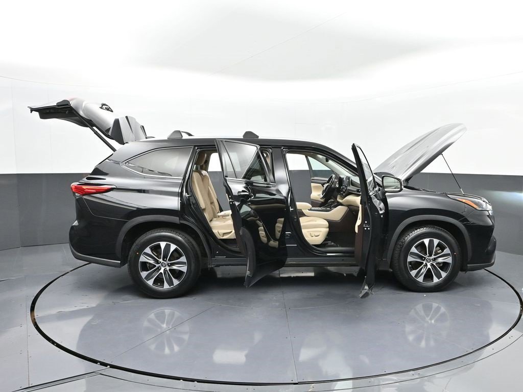 Certified 2021 Toyota Highlander XLE image 53