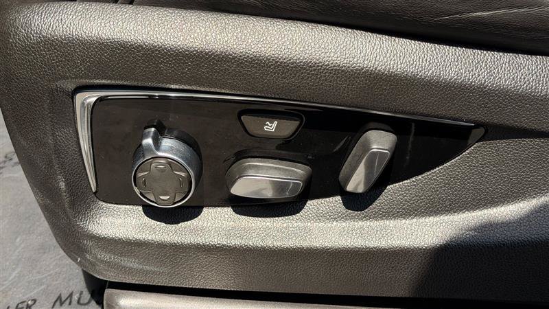 Used 2017 Cadillac Escalade Platinum AWD/4WD image 25