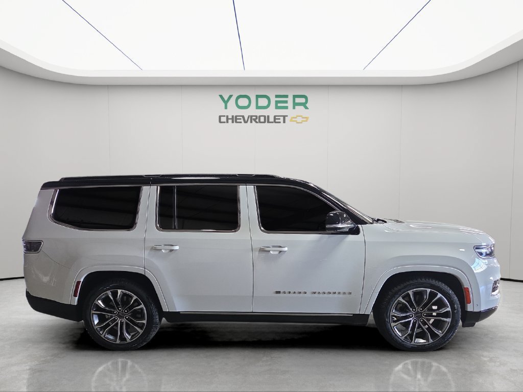 Used 2023 Jeep Grand Wagoneer Series III AWD/4WD image 4