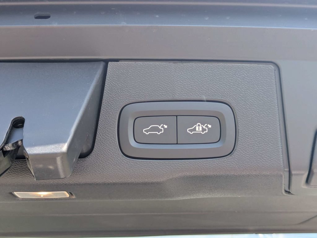 New 2026 Volvo XC60 B5 Ultra w/ Protection Package Premier AWD/4WD image 14