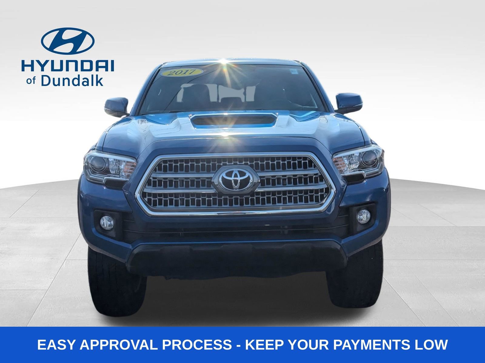 Used 2017 Toyota Tacoma TRD Off-Road w/ Tow Package (A/T) image 12