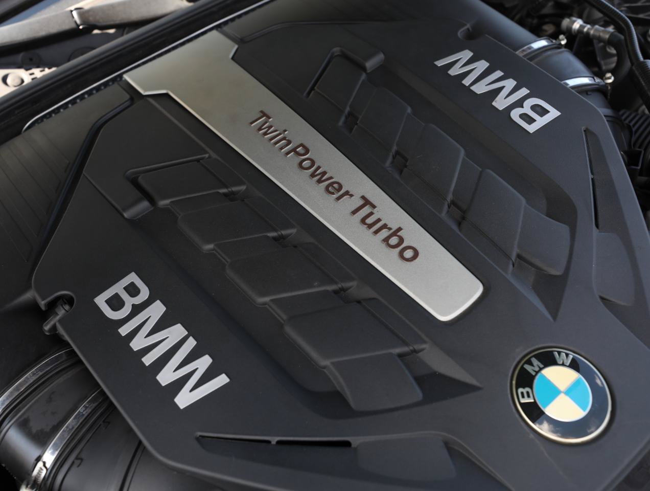 Used 2014 BMW 550i xDrive Sedan AWD/4WD image 29