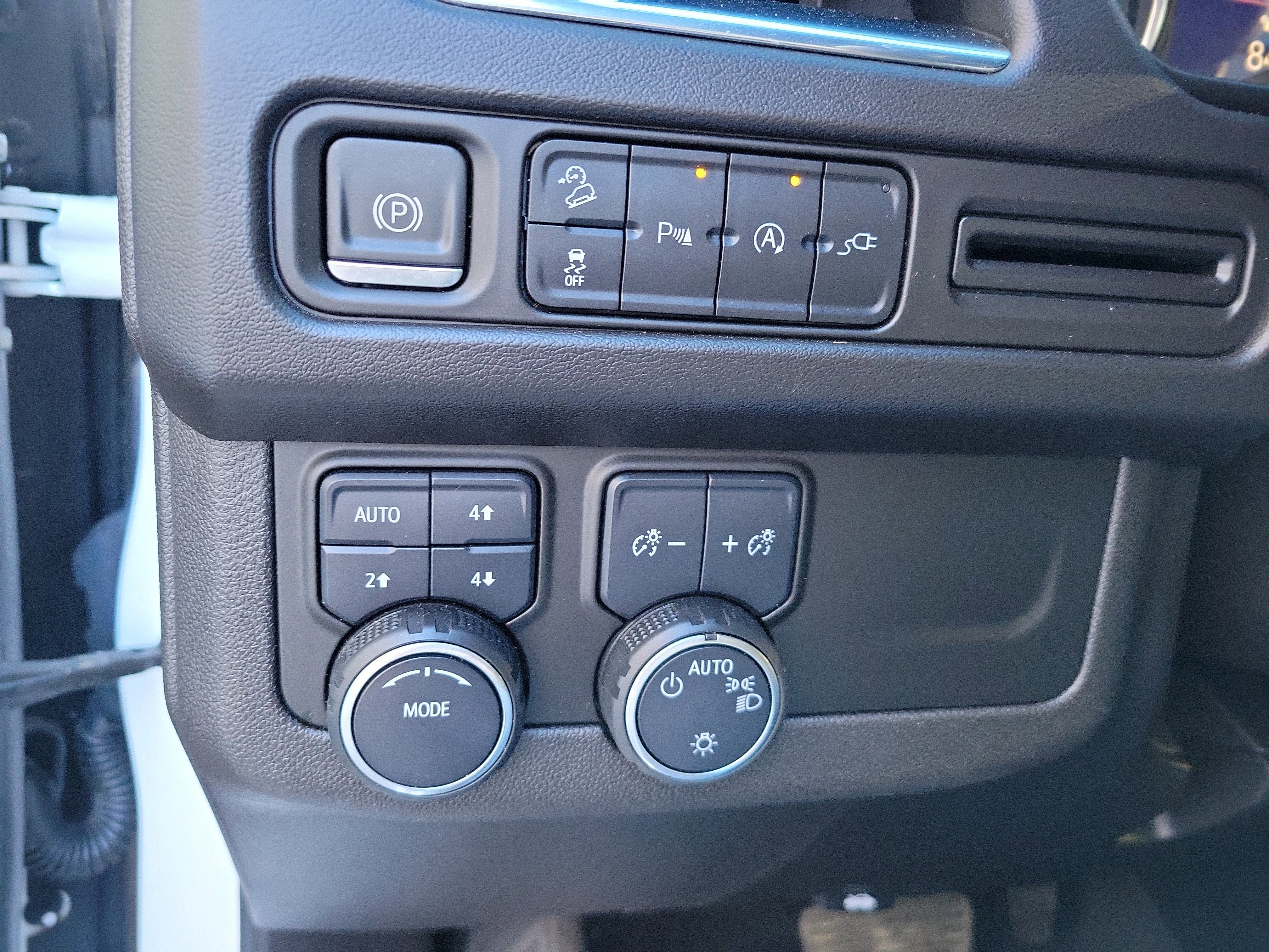 Used 2021 Chevrolet Tahoe Z71 image 31