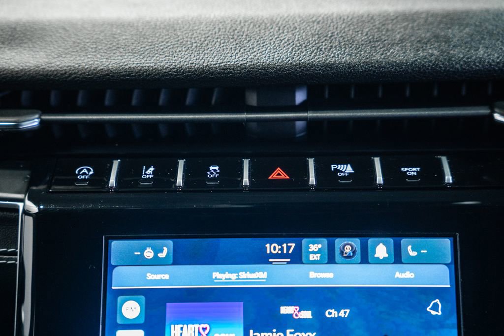 Used 2024 Jeep Grand Cherokee L Laredo image 29