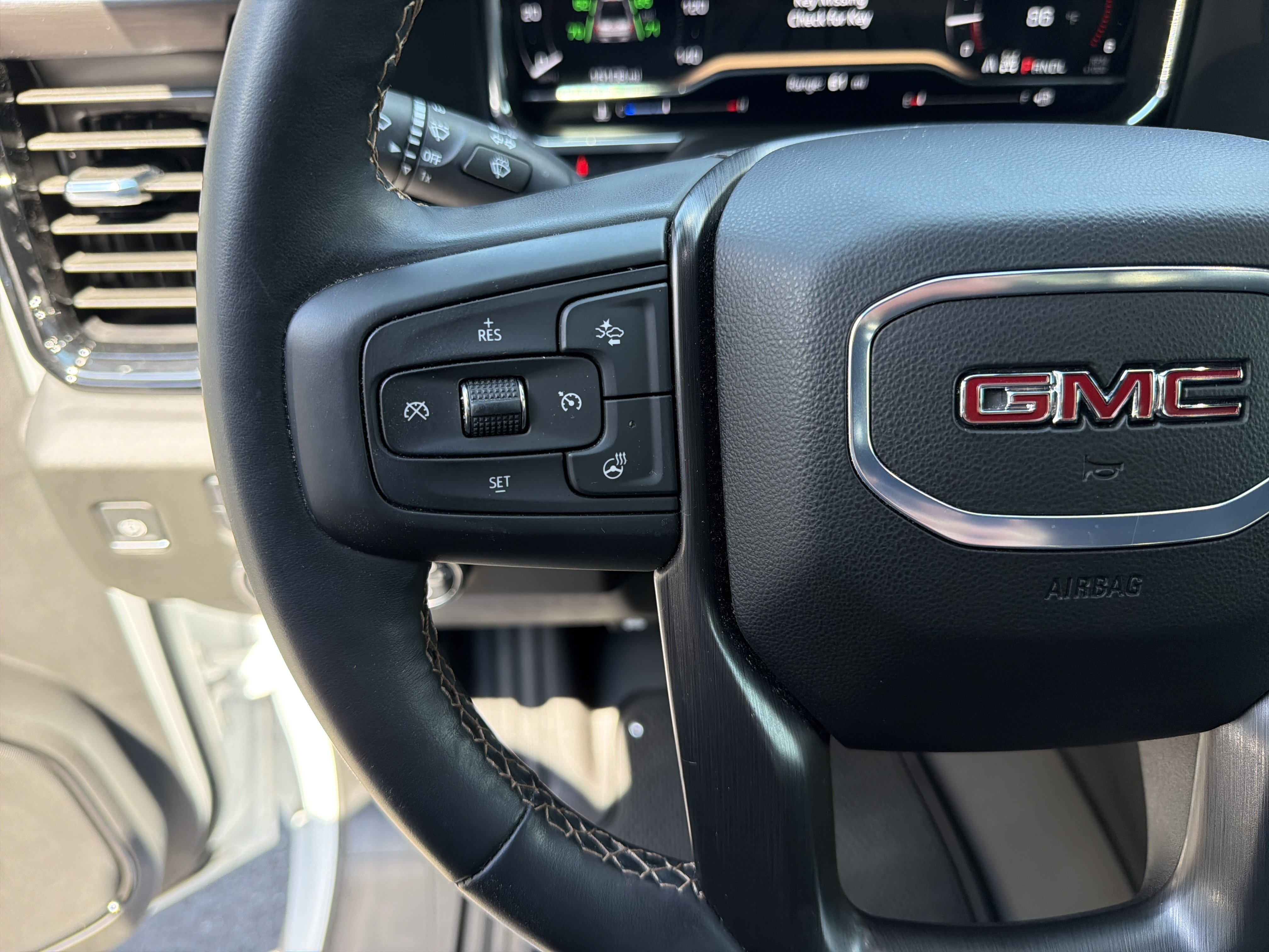 Used 2025 GMC Sierra 2500 AT4 w/ AT4 Premium Plus Package AWD/4WD image 19