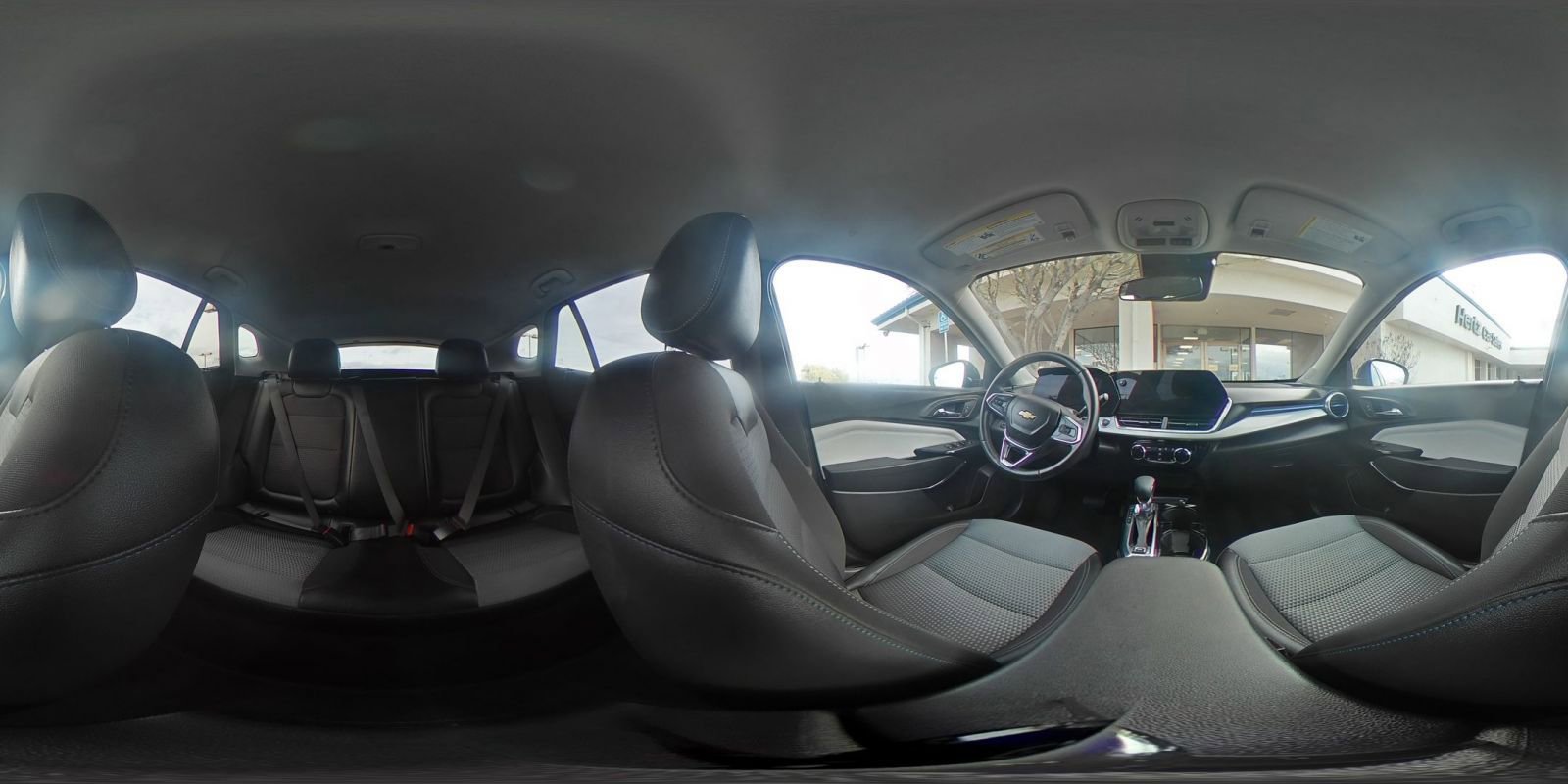 Used 2025 Chevrolet Trax LT w/ LT Convenience Package image 43